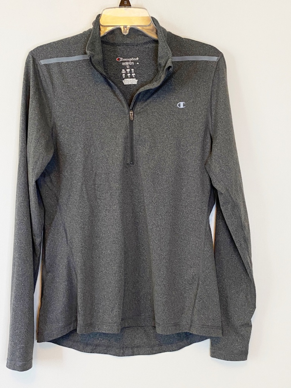 Women’s athletic jersey, size M